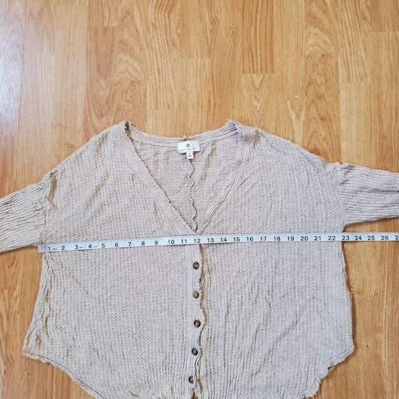 Socialite | Thermal Button Front Shirt - size Small in Oatmeal - Picture 9 of 11